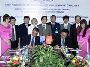 พิธีลงนามข้อตกลงความร่วมมือเกี่ยวกับการศึกษาและฝึกอบรมระหว่างเวียดนามกับออสเตรเลีย